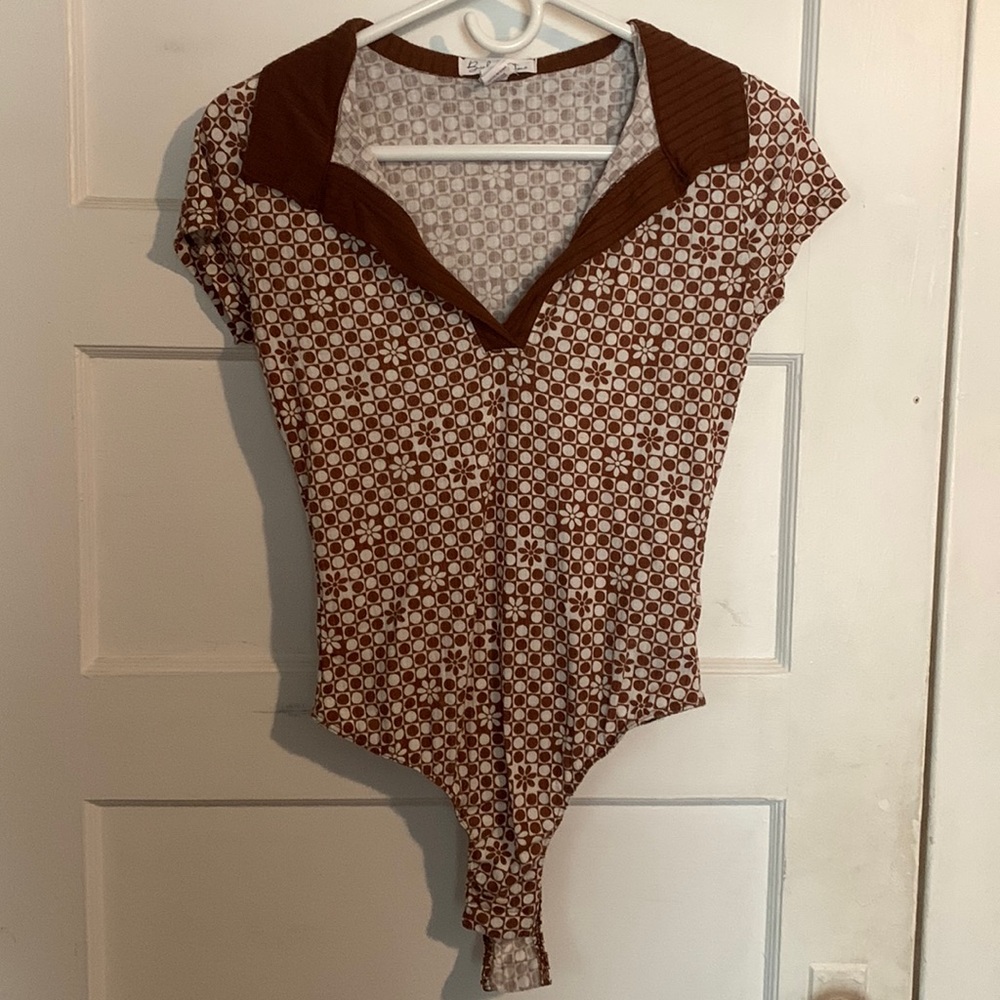 Birch and Stone brown and white bodysuit. Size: S